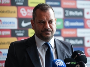 Kul�plerden talep: Ayakta seyirci! – Futbol