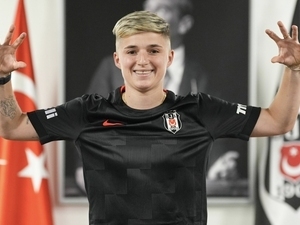 Be�ikta� Kad�n Futbol Tak�m�, Yana Derkach’� duyurdu