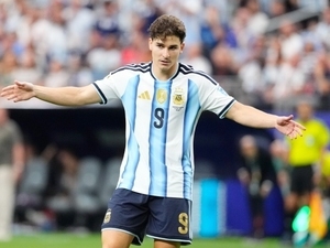 Barcelona’dan Julian Alvarez i�in yeni teklif haz�rl��