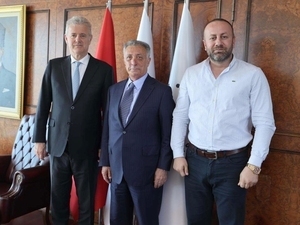 Ahmet Nur �ebi’den Altay’a olumsuz yan�t