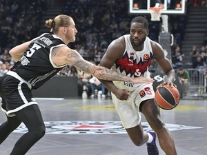 Be�ikta� Basketbol, Eugene Omoruyi’yi a�klad� – Futbol