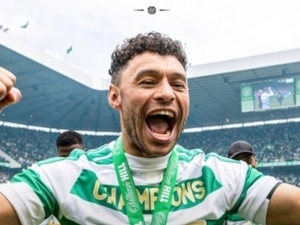 Oxlade-Chamberlain, Celtic ile s�zle�me yeniledi
