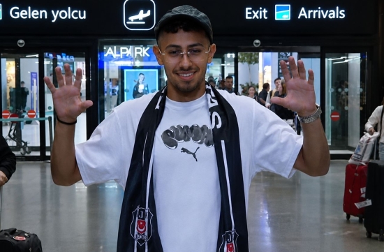 �lhan Fak�l�, Be�ikta� i�in �stanbul’da!