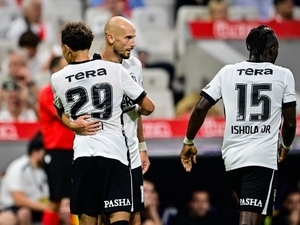 Avrupa’da 4’te 4! Be�ikta�, Hradec’i ge�ip play-off’a y�kseldi