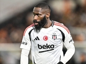 Be�ikta�’�n eski y�ld�z� S�per Lig’e d�n�yor: Arthur Masuaku