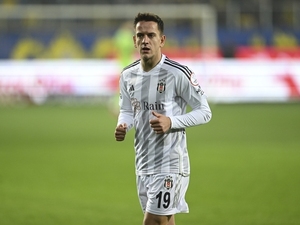 Amir Hadziahmetovic’e iki talip var! Ayr�l�k yak�n