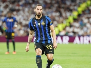 Juventus’tan Hakan �alhano�lu i�in ilk temas!