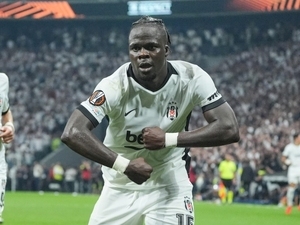 Junior Olaitan’a milli tak�m�nda �vg�ler