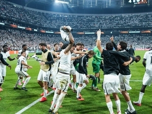 Be�ikta�’tan Dolmabah�e’de 7’de 7 – Futbol