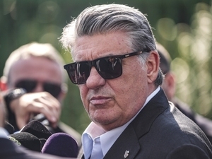 Serdal Adal�’dan yay�nc� kurulu� i�in su� duyurusu!