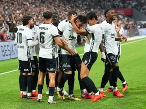 Be�ikta�, Erzurumspor’u ge�ti: Liderlik geldi
