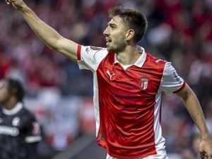 Be�ikta�’ta Demir Ege T�knaz’�n bonusu devreye girdi