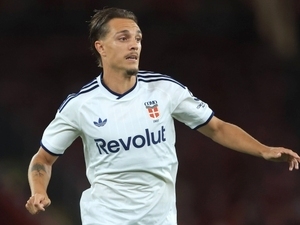 Be�ikta� istedi, Fabregas b�rakmad�: Maxence Caqueret