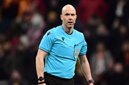 Anthony Taylor’dan Be�ikta� a�klamas�: “Gol�n iptali hatal� bir karar”