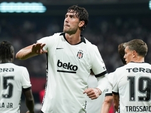 Vlahovic: “B�yle devam, derbi var!”