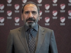 Mecnun Otyakmaz’dan istifalar i�in a�klama