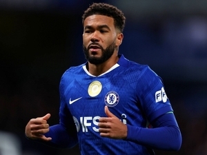 Chelsea’dan Reece James ameliyat oldu! �� ay sahalardan uzak
