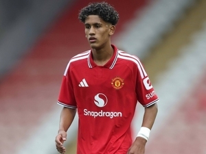 Manchester United’da JJ Gabriel yol ayr�m�nda